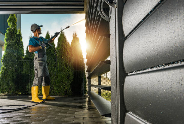 Best Playground Equipment Cleaning  in East Los Angeles, CA
